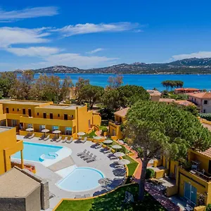 Отель Blu Laconia Village Канниджионе